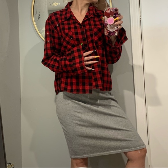 Hot Topic short cut flannel button down. - Picture 6 of 9